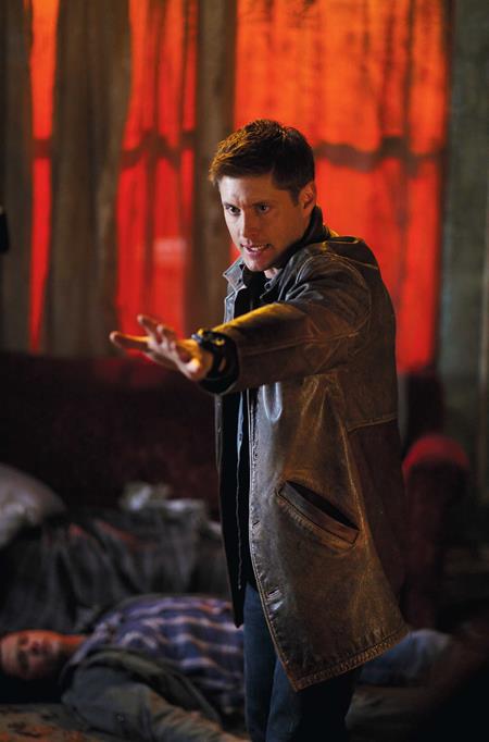 Supernatural #10 - Dynamite - Dean Winchester Limited Virgin Photo Variant (Closed) R2635