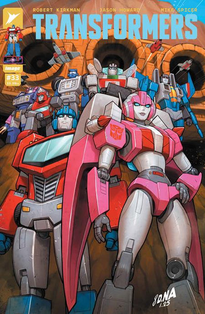 Transformers #33 - Energon Universe - David Nakayama Main Cover (Closed)